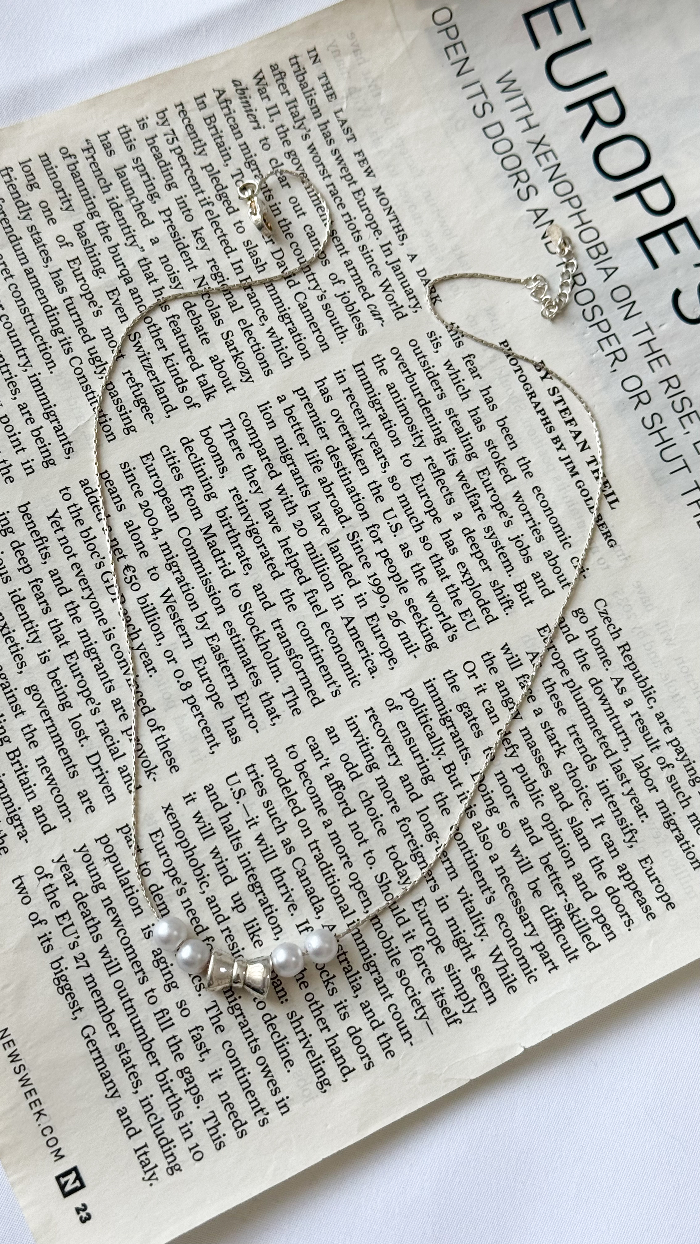 نمای دیگر از گردنبند پاپیون