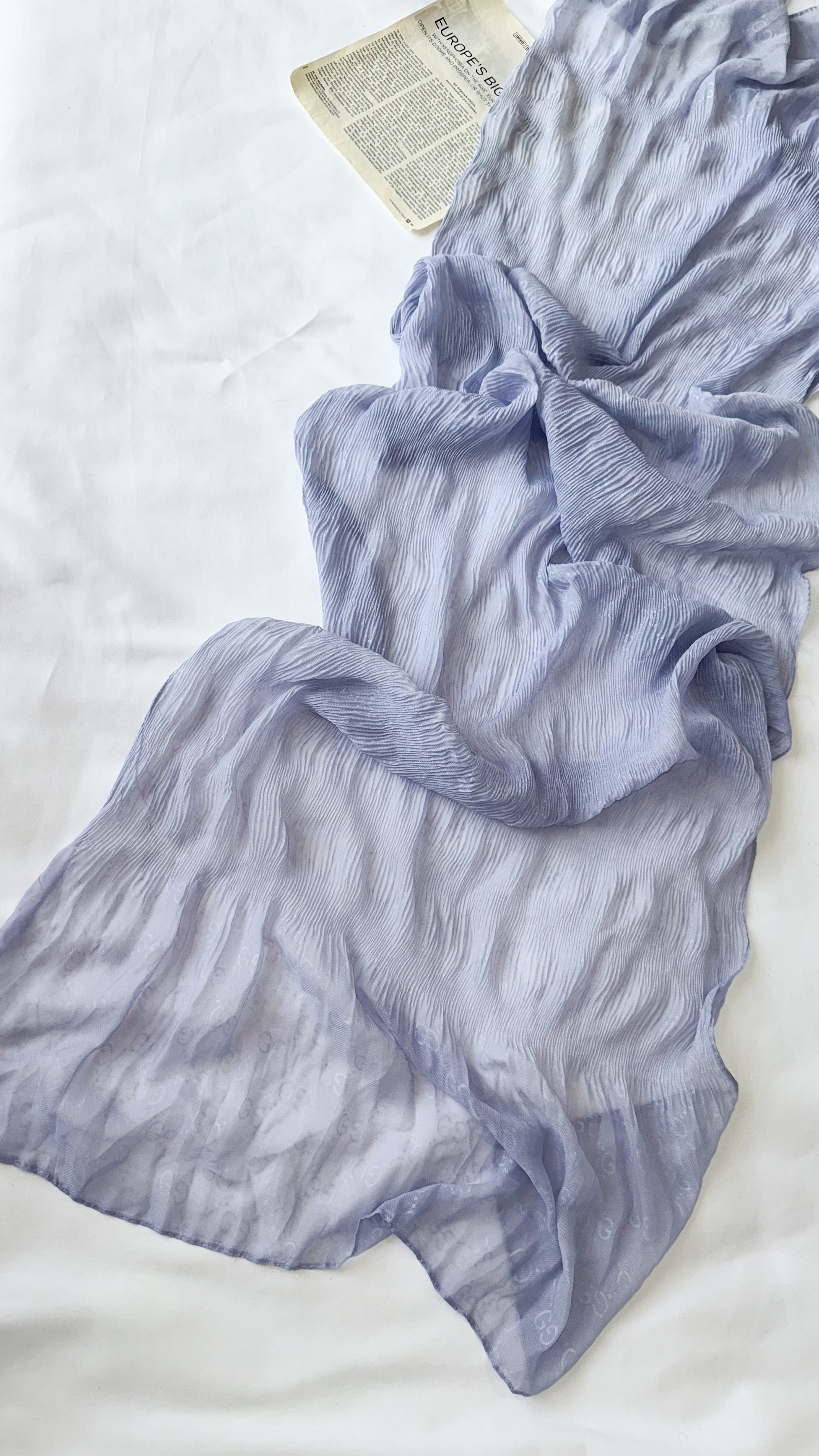 شال گوچی پلیسه