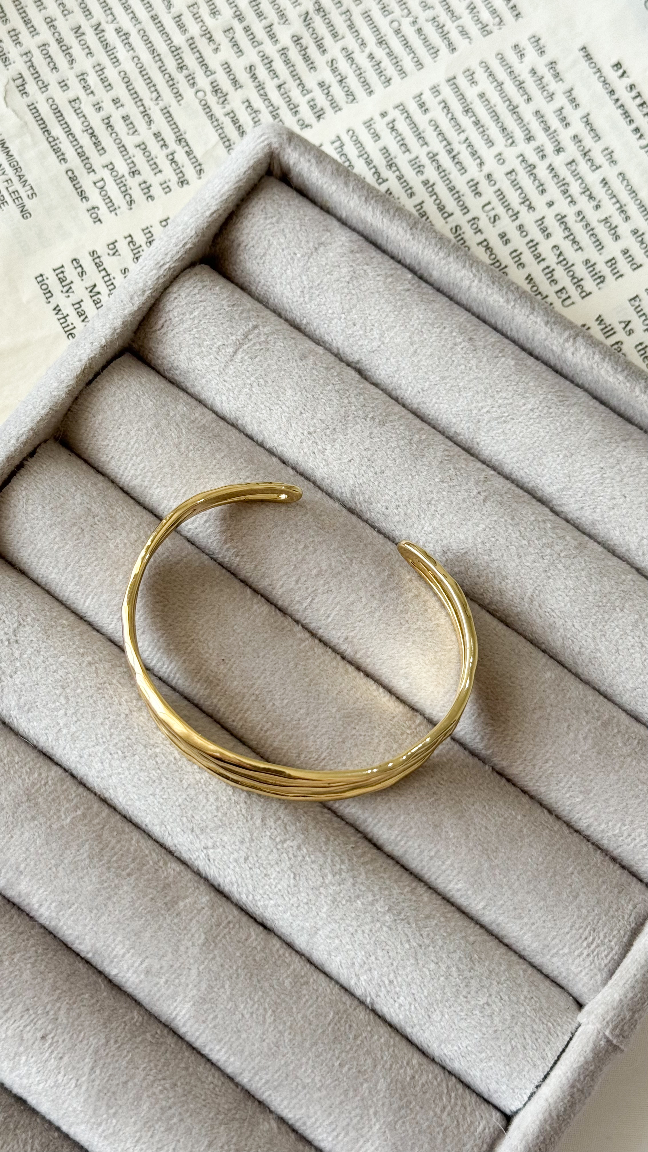 نمای دیگر از بنگل راه راه