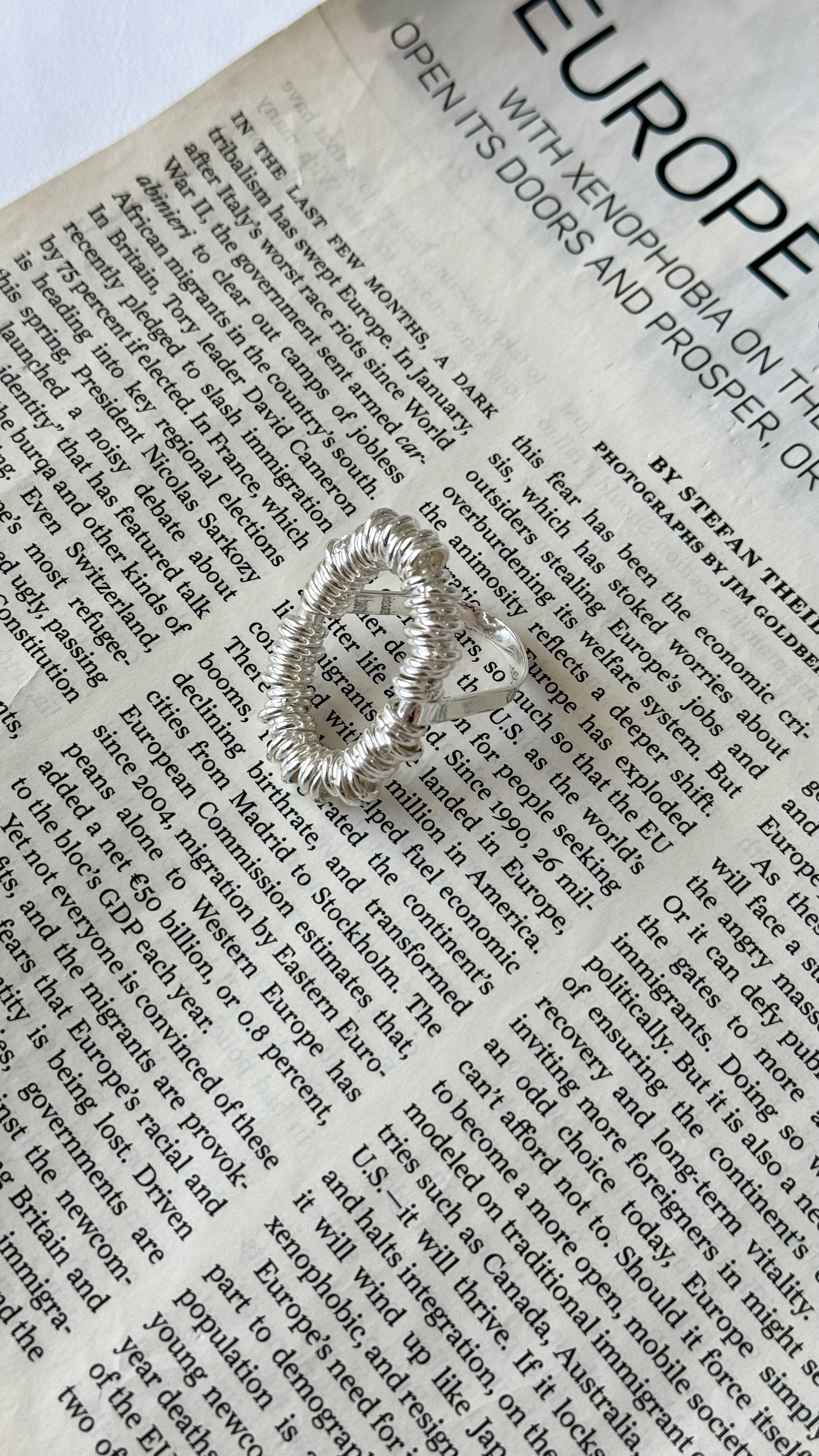 نمای دیگر از انگشتر مفتولی