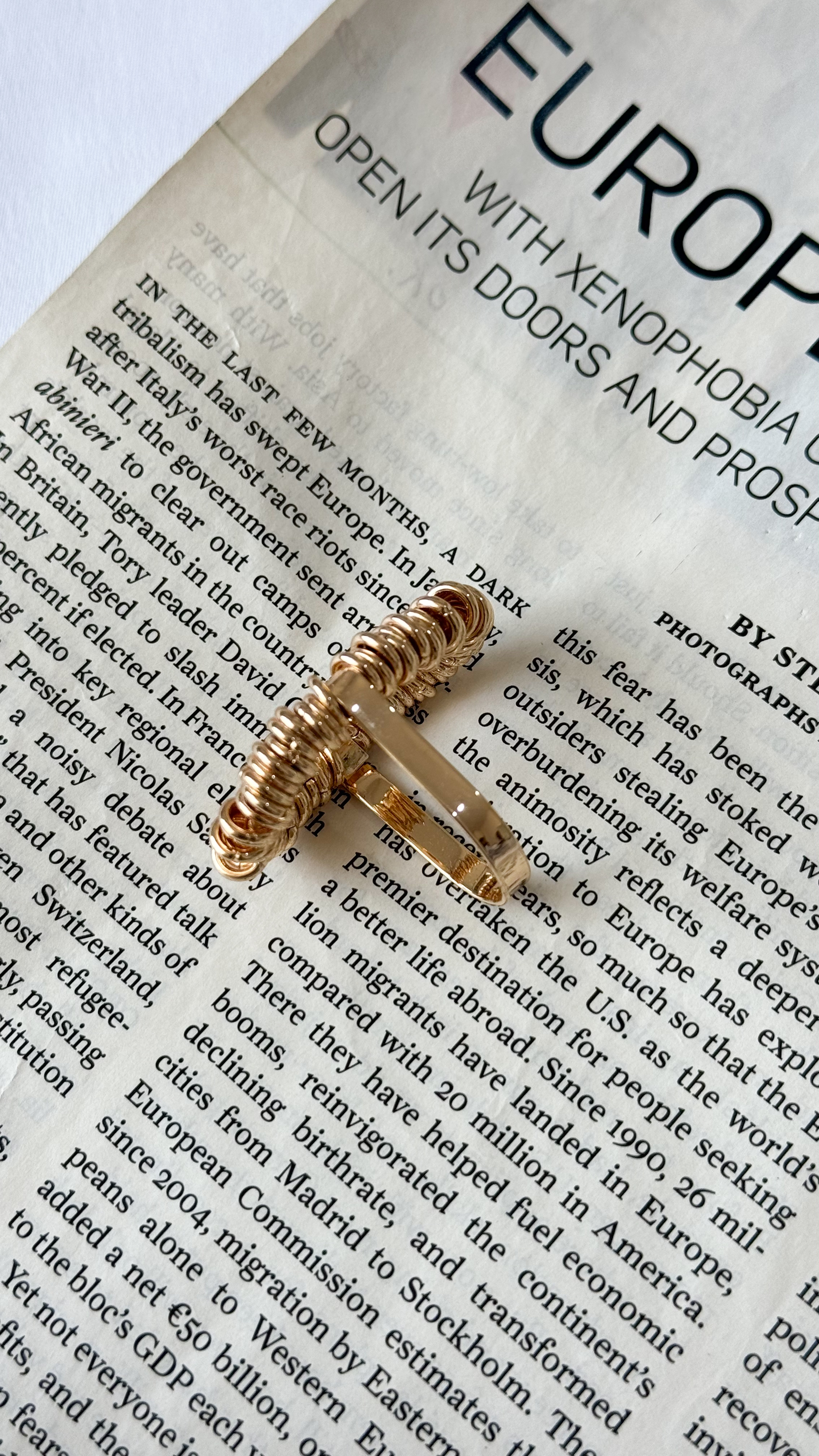 نمای دیگر از انگشتر مفتولی