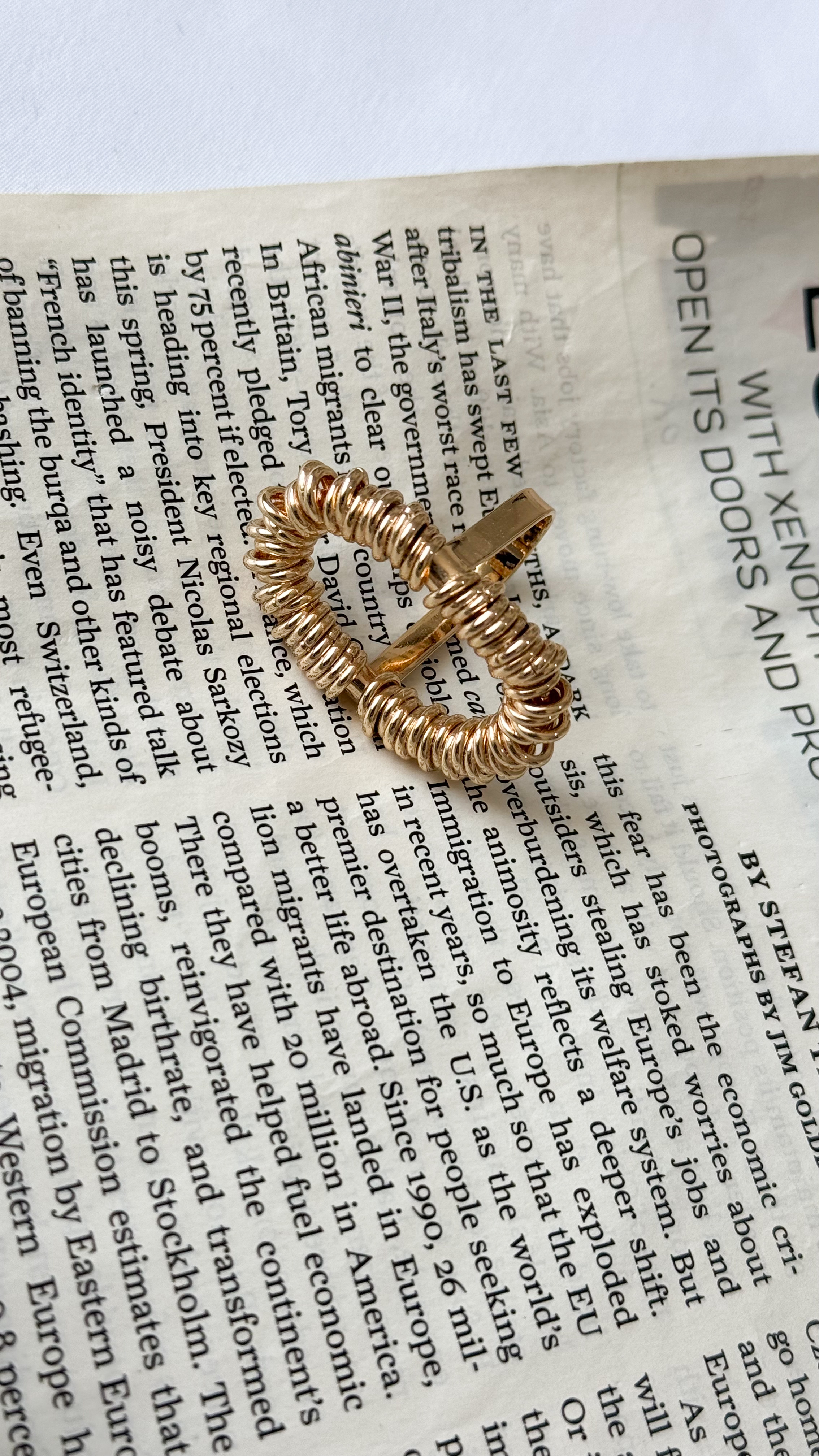 نمای دیگر از انگشتر مفتولی