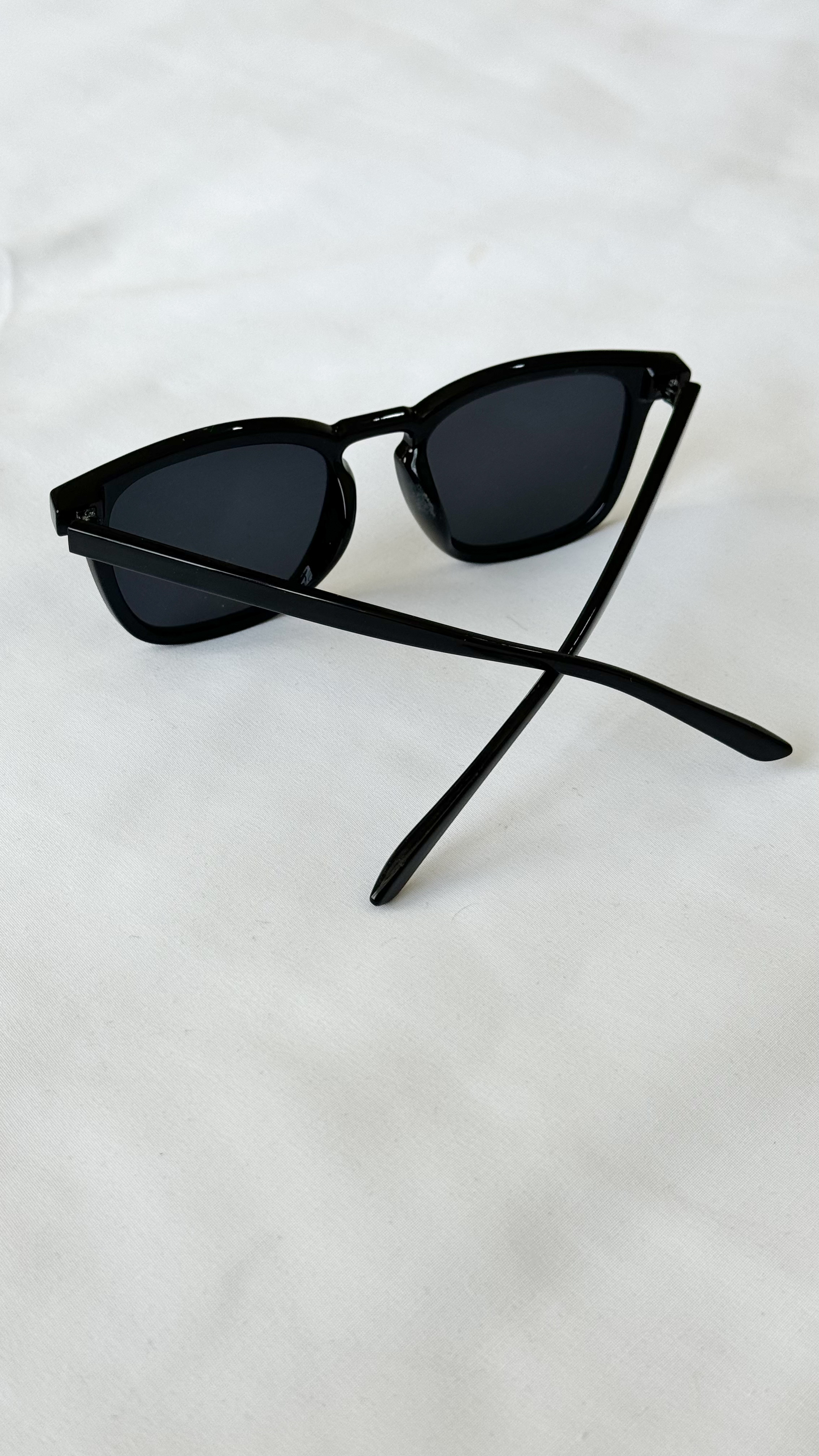 نمای دیگر از عینک کلاسیک