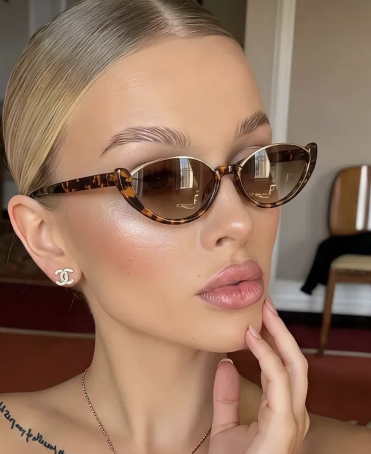 نمای دیگر از عینک گربه ای فریملس سلین