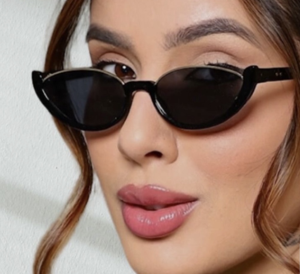 نمای دیگر از عینک گربه ای فریملس سلین