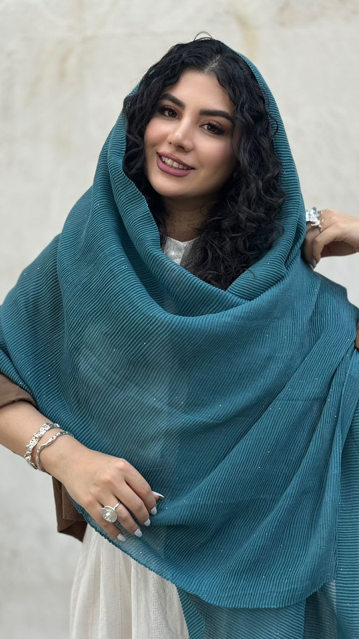 نمای دیگر از شال پلیسه رنگی