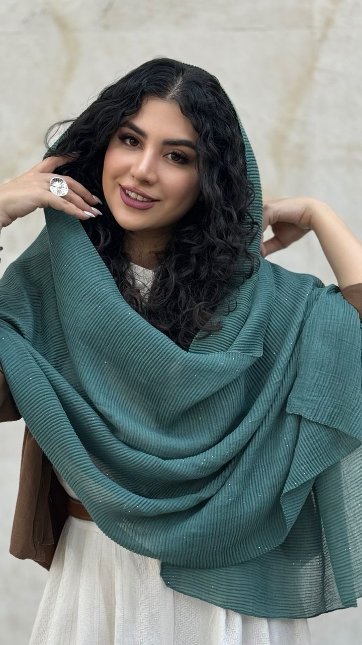 نمای دیگر از شال پلیسه رنگی