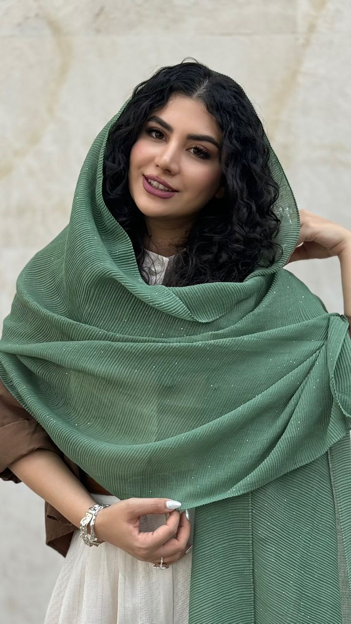 نمای دیگر از شال پلیسه رنگی