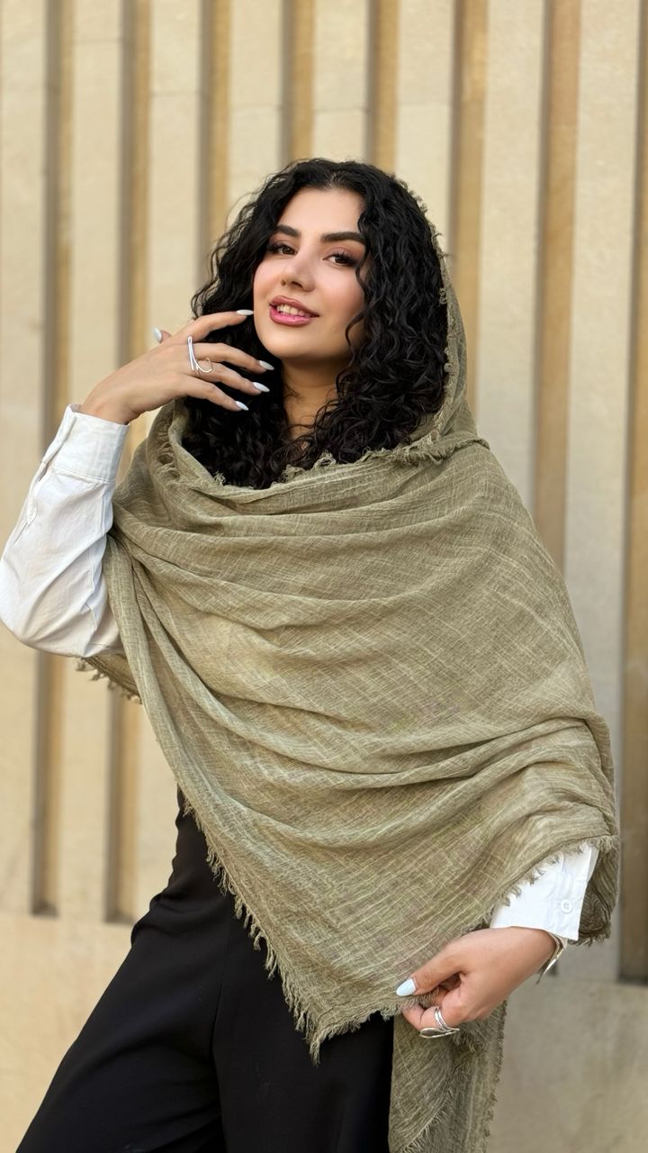 نمای دیگر از شال لینن نچرال