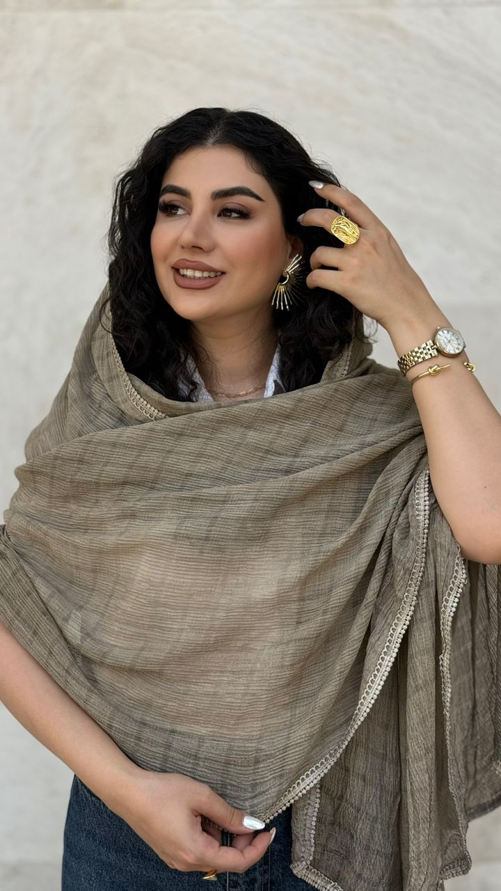 نمای دیگر از شال پلیسه دور خطی