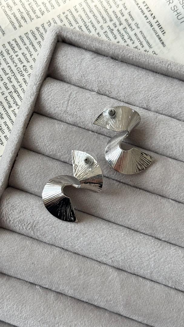 نمای دیگر از گوشواره های سیلور