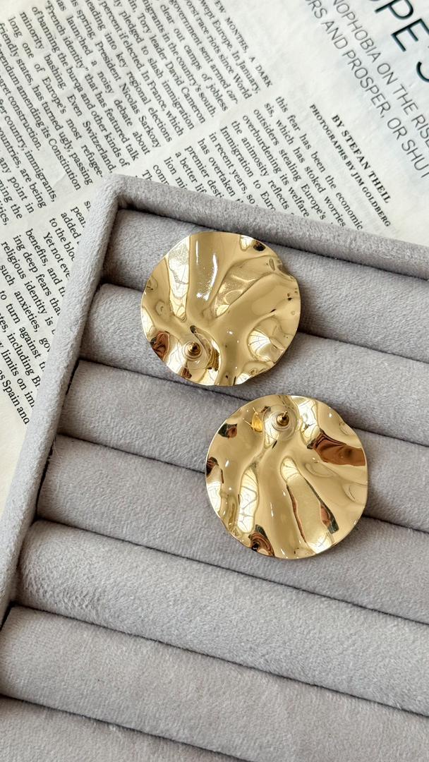 نمای دیگر از گوشواره های دفرمه