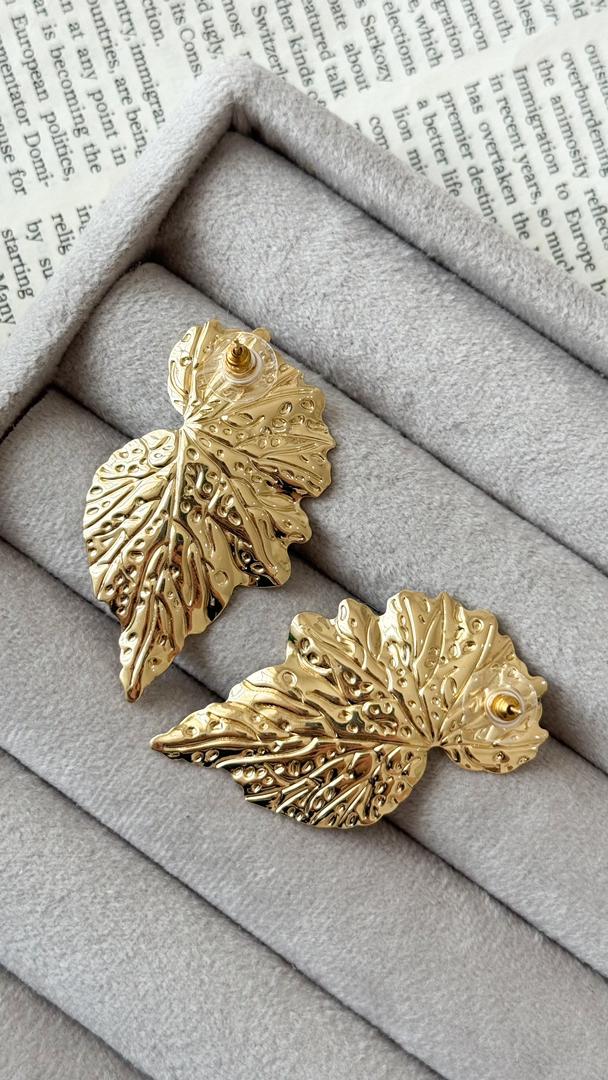 نمای دیگر از گوشواره های دفرمه