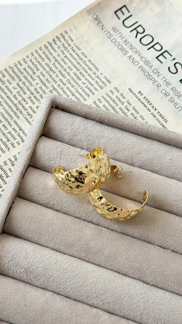 نمای دیگر از گوشواره های دفرمه