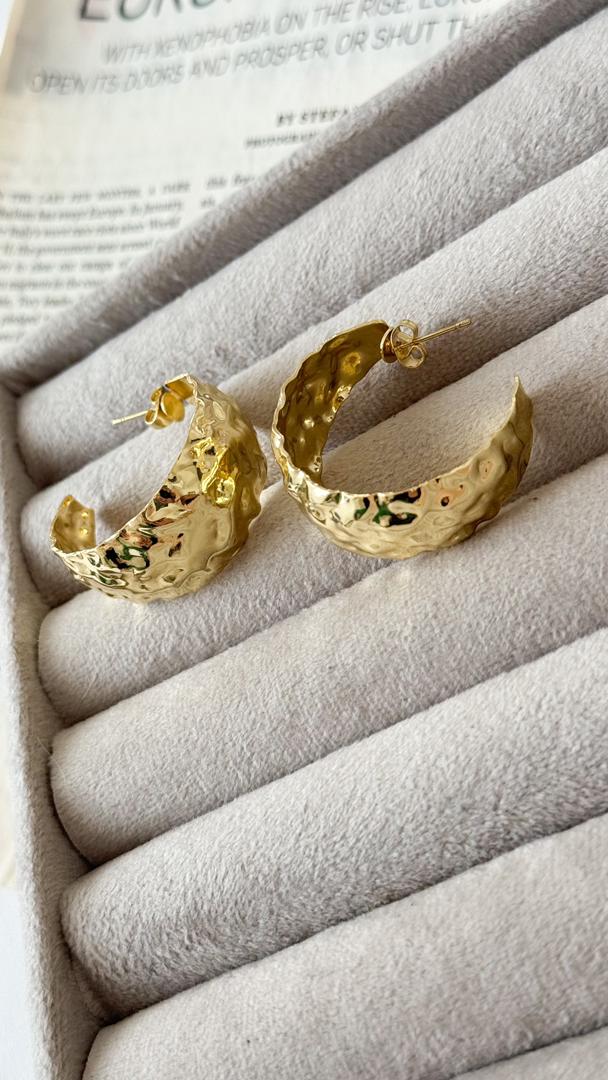 نمای دیگر از گوشواره های دفرمه