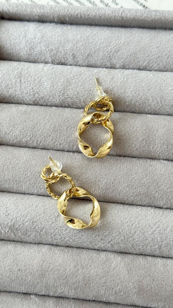 نمای دیگر از گوشواره های دفرمه