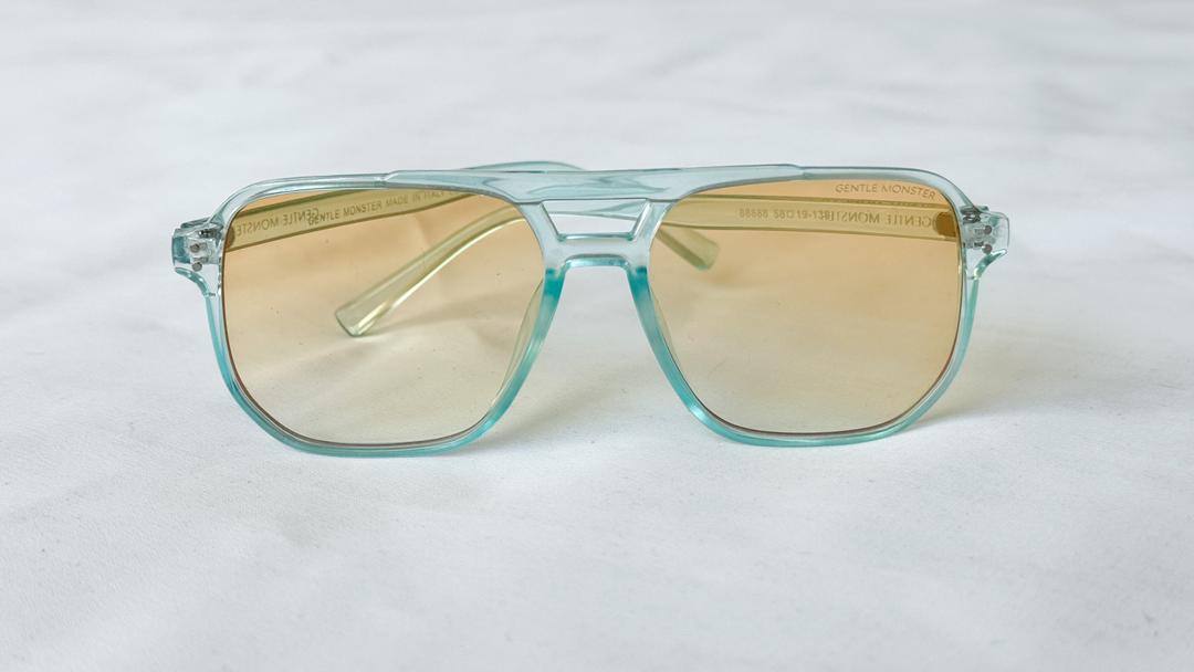نمای دیگر از عینک جنتل مانستر آبی