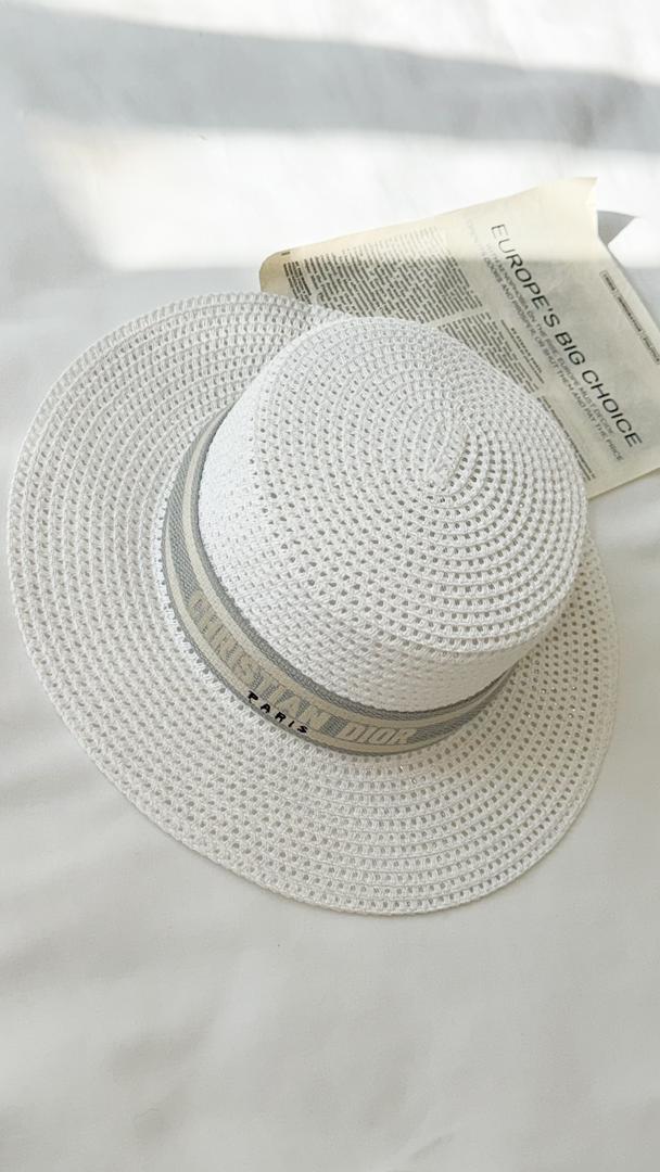 کلاه حصیری کریستین دیور